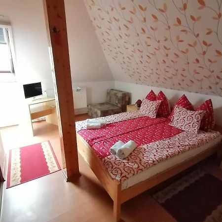 Joos Apartman Sarvar Exterior photo