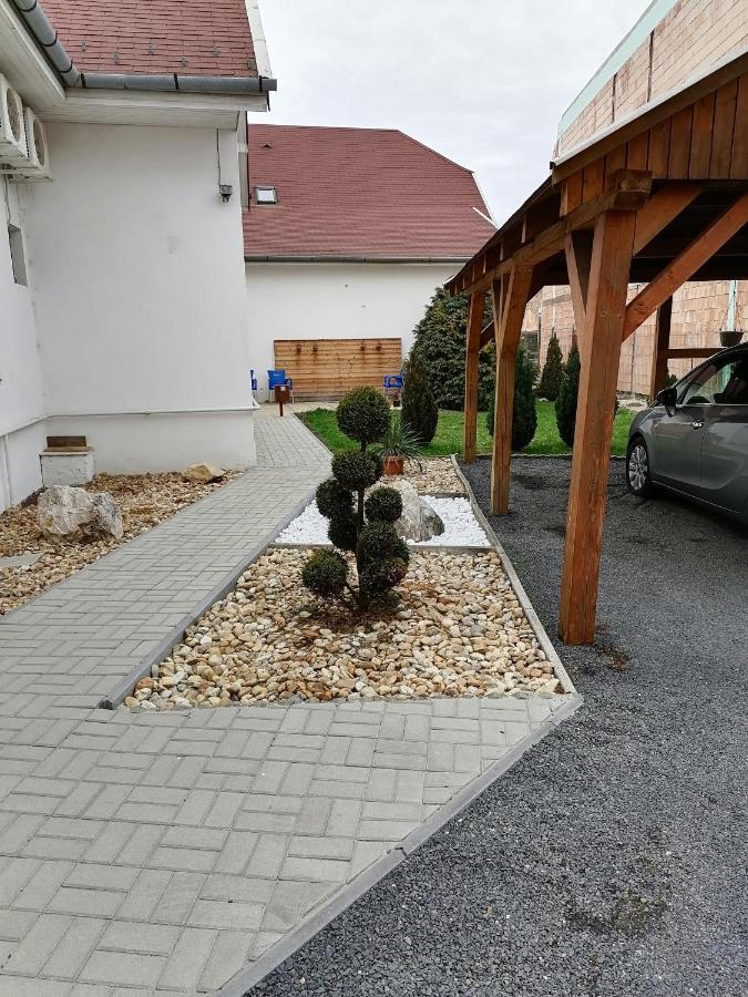 Joos Apartman Sarvar Exterior photo