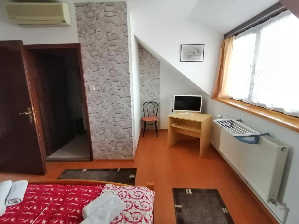 Joos Apartman Sarvar Exterior photo