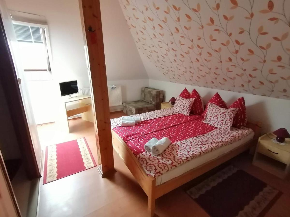 Joos Apartman Sarvar Exterior photo